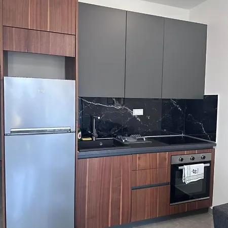 Thἕros Exceptional