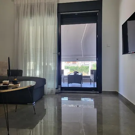 Thἕros Exceptional * Néa Péramos