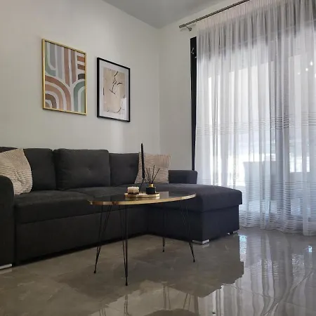 Thἕros Exceptional Néa Péramos