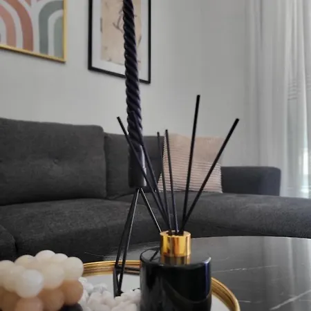 Thἕros Exceptional Néa Péramos