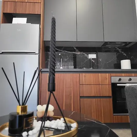 Thἕros Exceptional * Néa Péramos