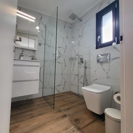 Thἕros Exceptional Apartman