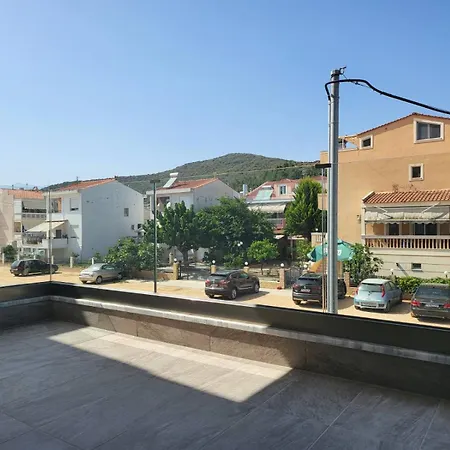 Thἕros Exceptional